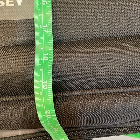 NWT 42” Garment Bag by Delsey - Picture 13 of 16